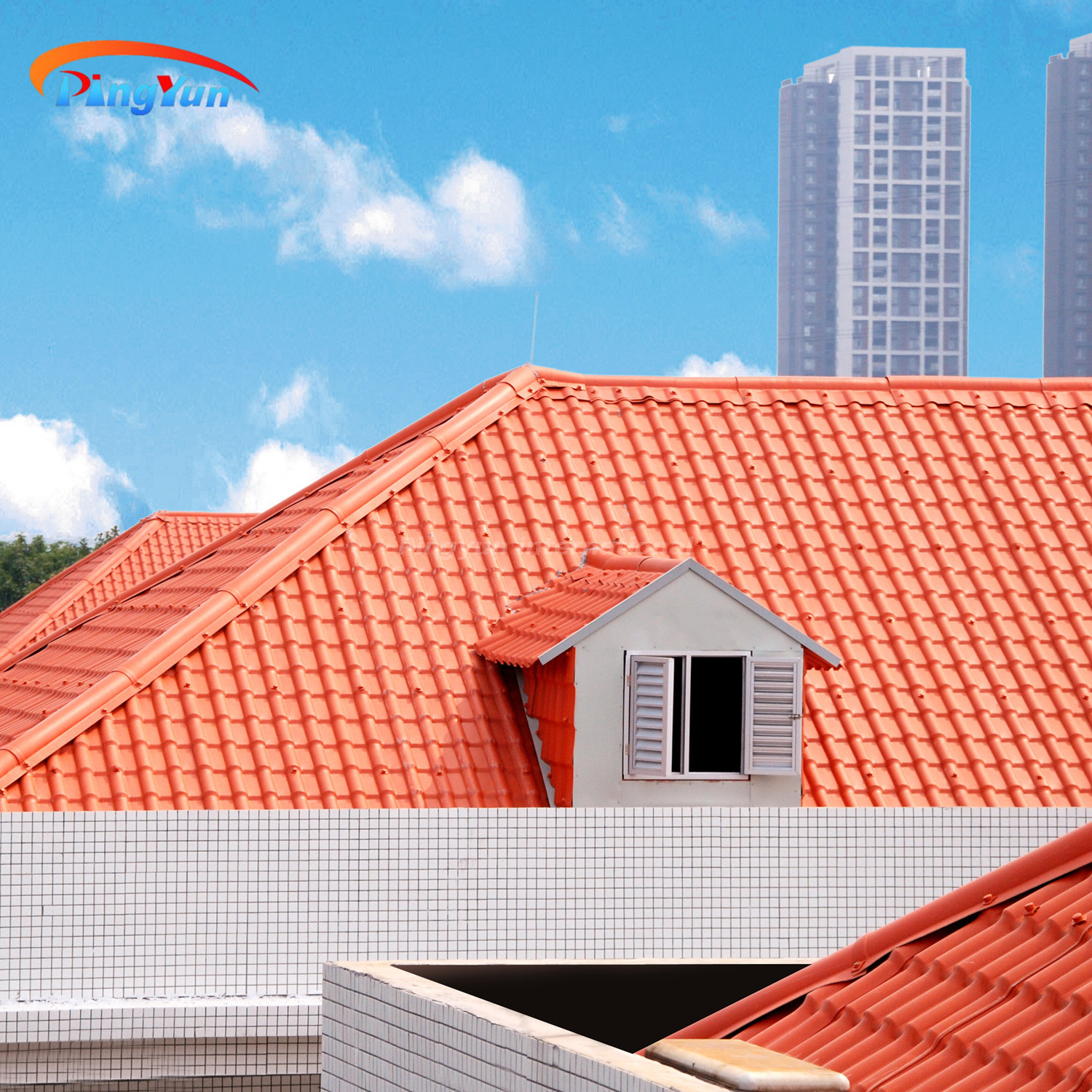 Tuile de toit en PVC standard marron pour maison d'habitation