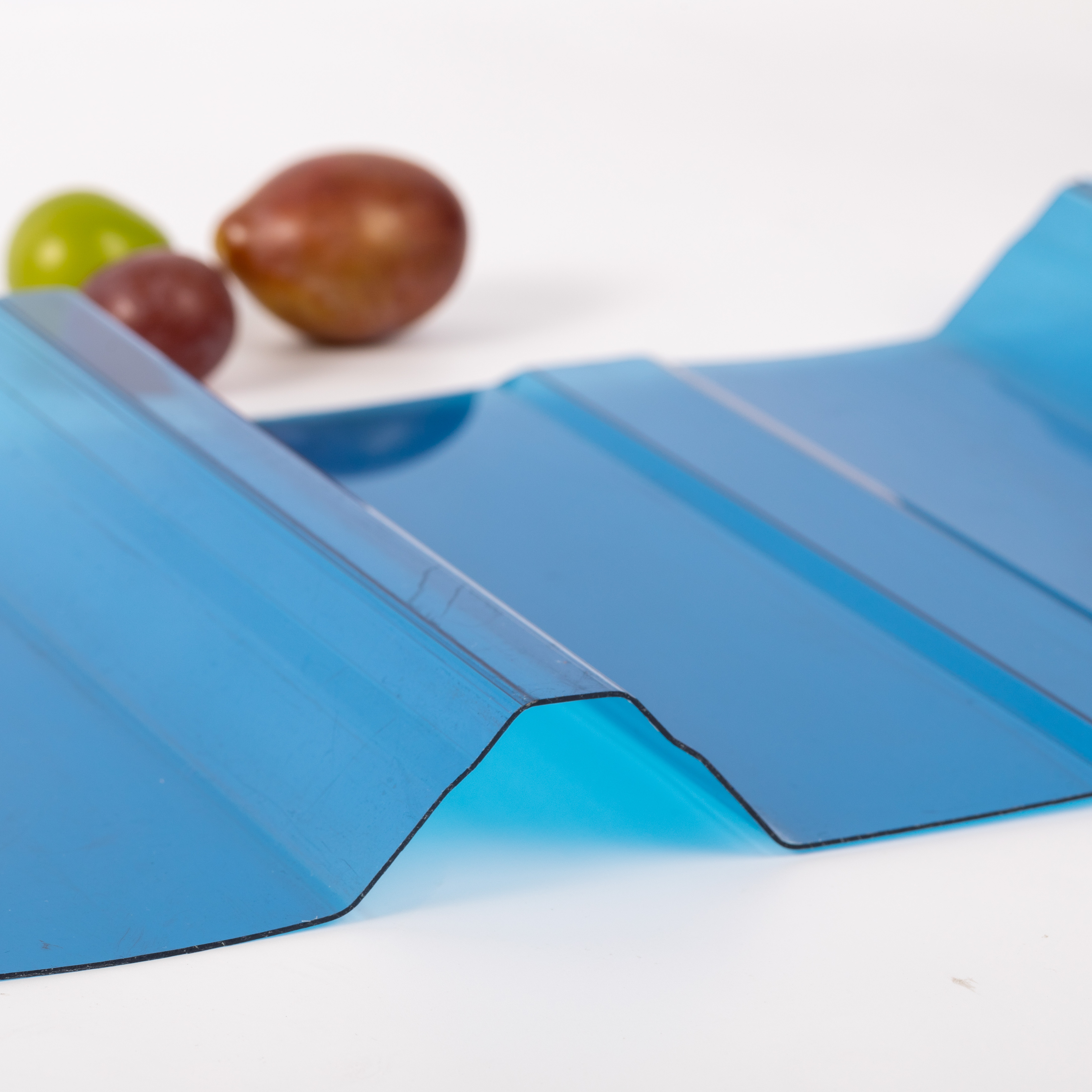 Échantillon gratuit Feuille de polycarbonate transparent Feuille ondulée PC pour Sunhouse